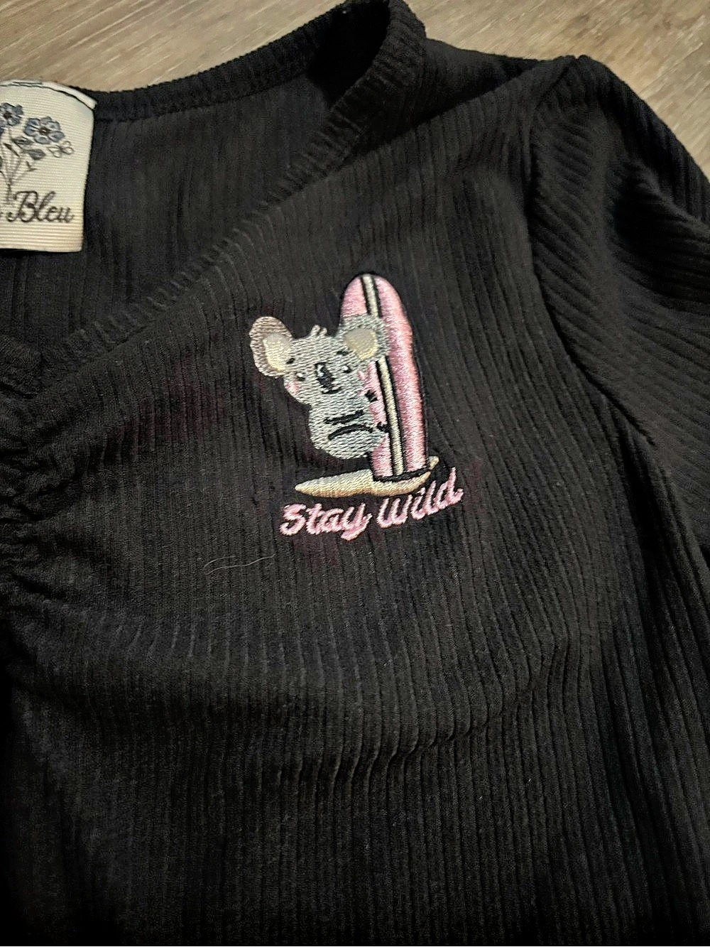 Lily Bleu Black Embroidered Tee Size Large Like New - Picture 2 of 4